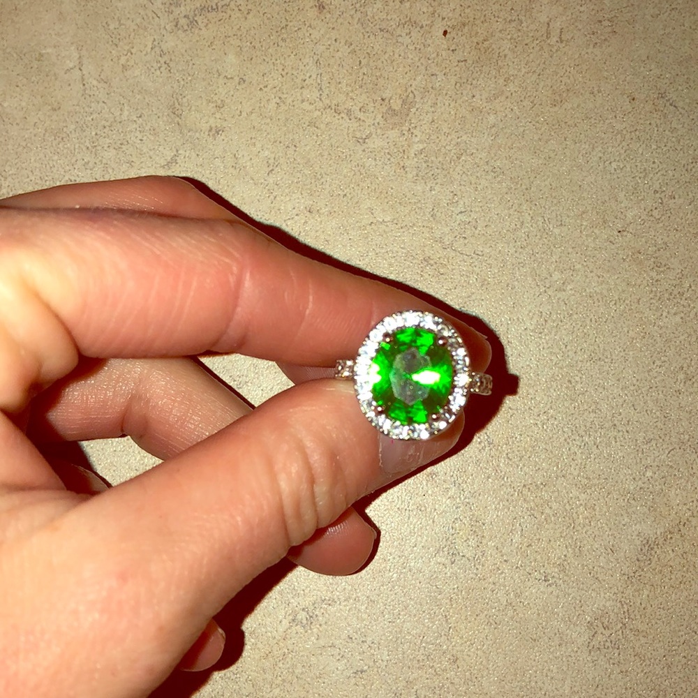 Size 71/2 Peridot huge diamond ring